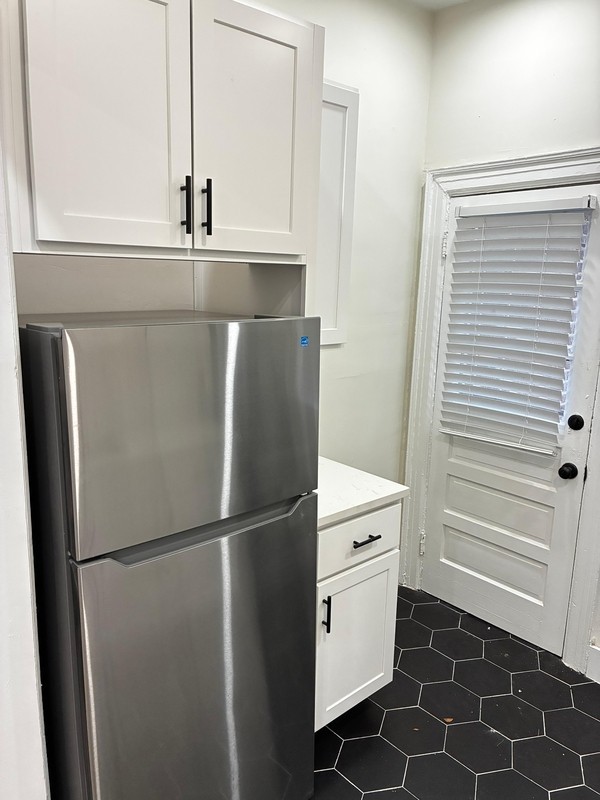 2742 Riverside Ave - Photo 6 of 15