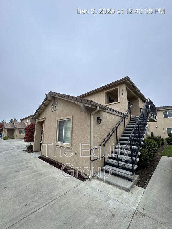 2133 W Lark Ave - Photo 2 of 23