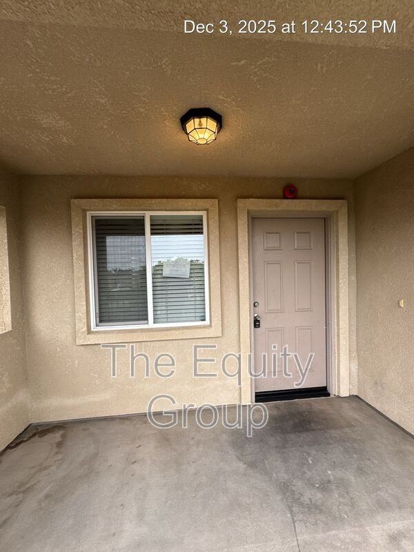 2133 W Lark Ave - Photo 3 of 23