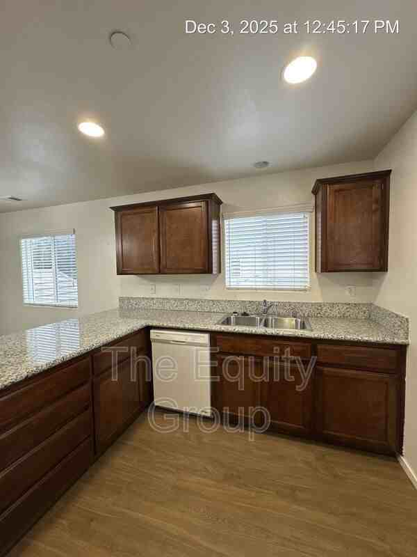 2133 W Lark Ave - Photo 6 of 23