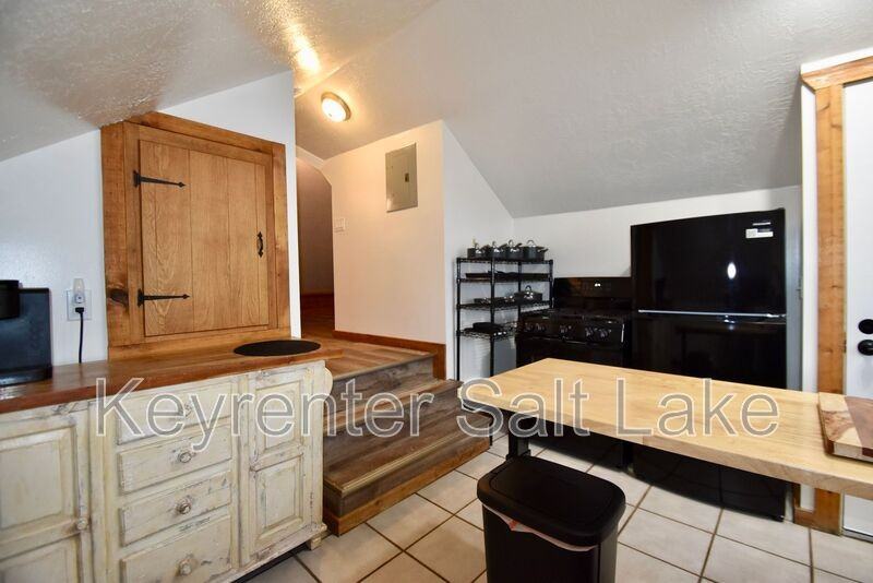 1315 Washington Blvd #2 - Photo 2 of 14