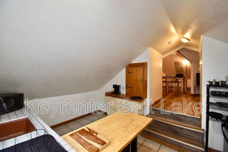 1315 Washington Blvd #2 - Photo 4 of 14