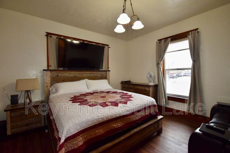 1312 Washington Blvd #1 - Photo 4 of 9