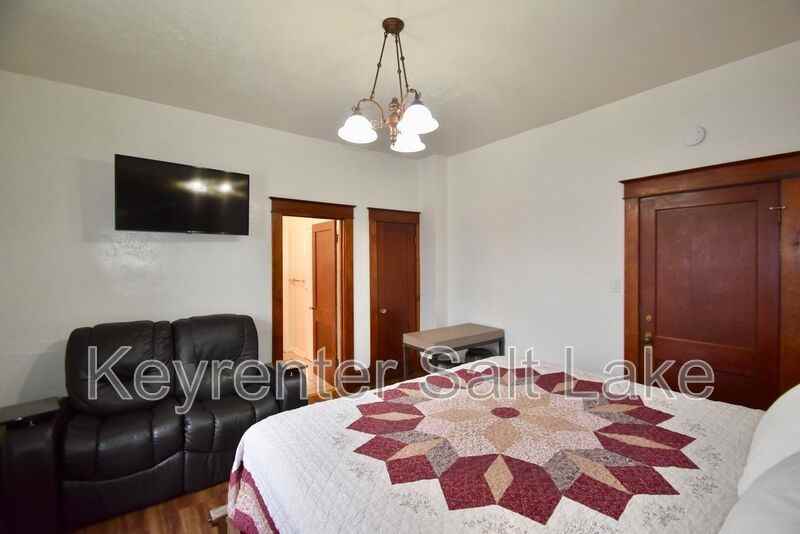 1312 Washington Blvd #1 - Photo 5 of 9