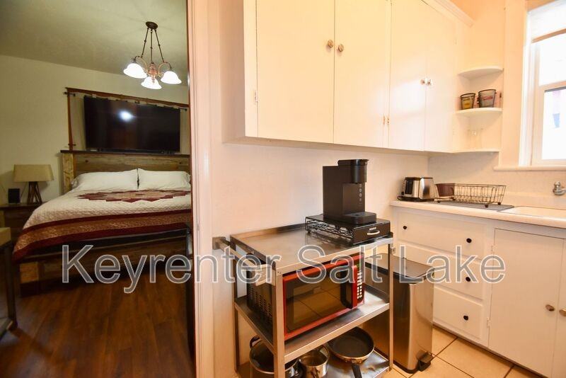 1312 Washington Blvd #1 - Photo 6 of 9