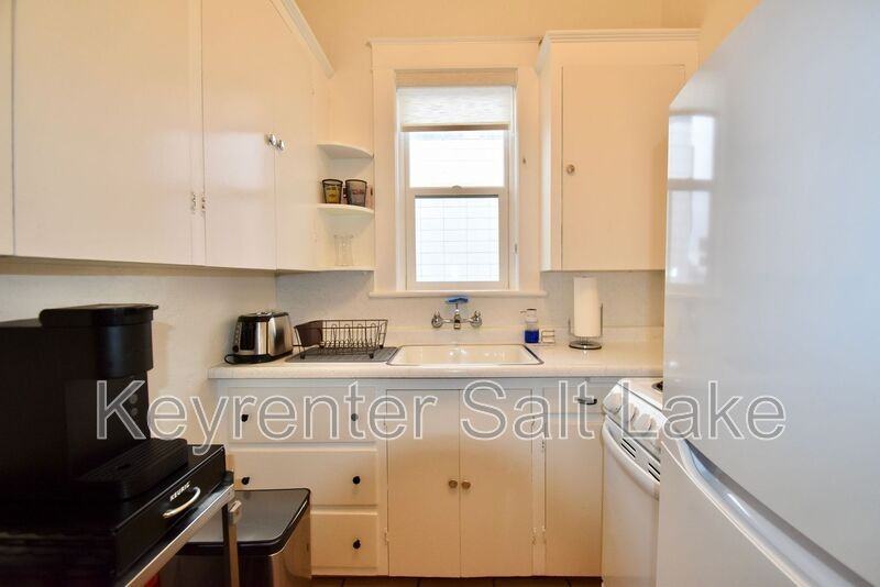 1312 Washington Blvd #1 - Photo 7 of 9