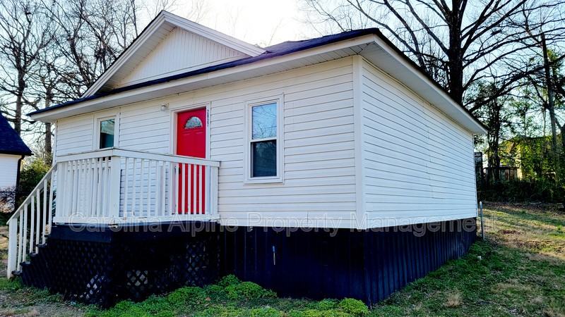 2037 S Pine Dr - Photo 3 of 13