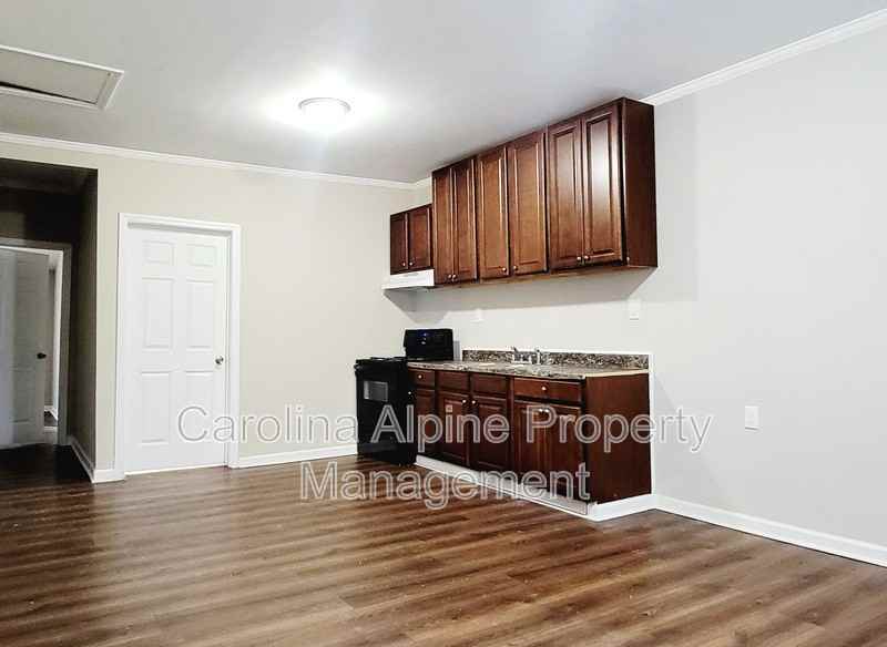 2037 S Pine Dr - Photo 4 of 13