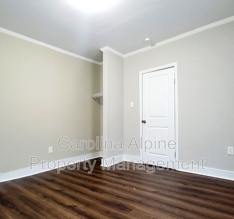 2037 S Pine Dr - Photo 6 of 13