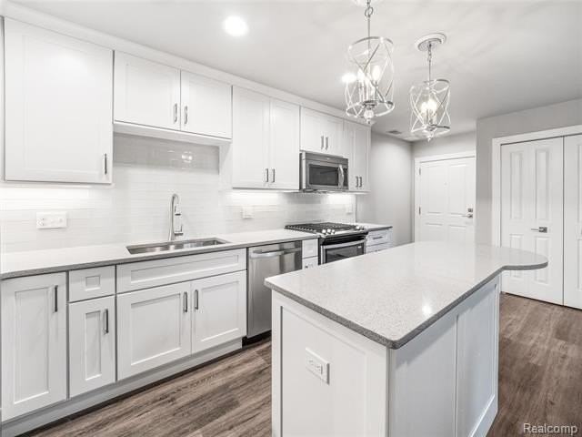 662 Purdy St #217 - Photo 7 of 19