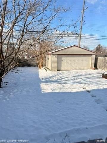 30441 Groveland St - Photo 2 of 21