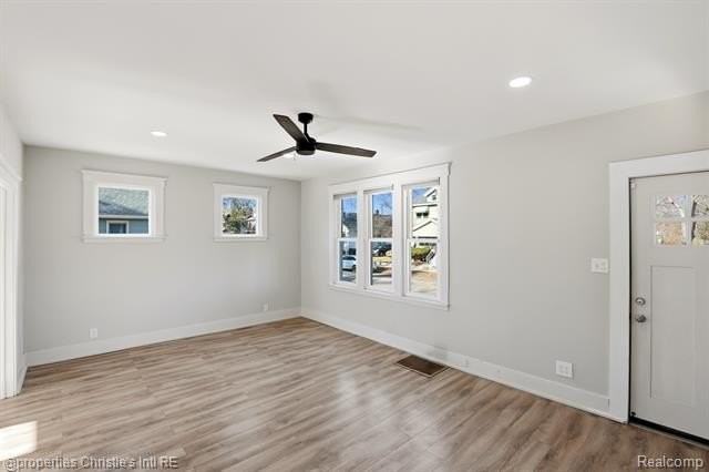 1953 Brighton St - Photo 4 of 23