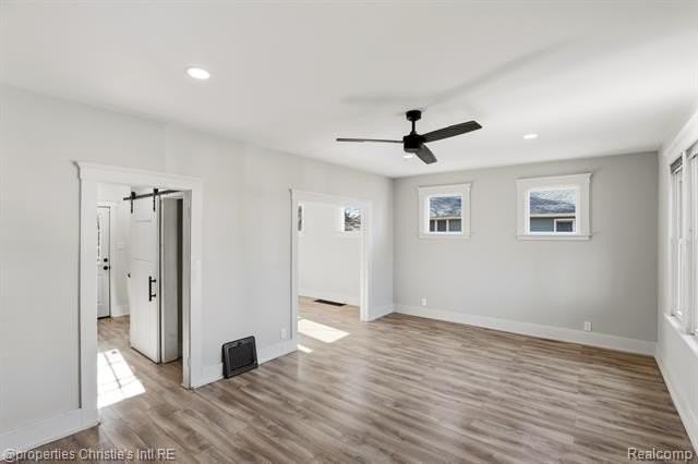 1953 Brighton St - Photo 5 of 23