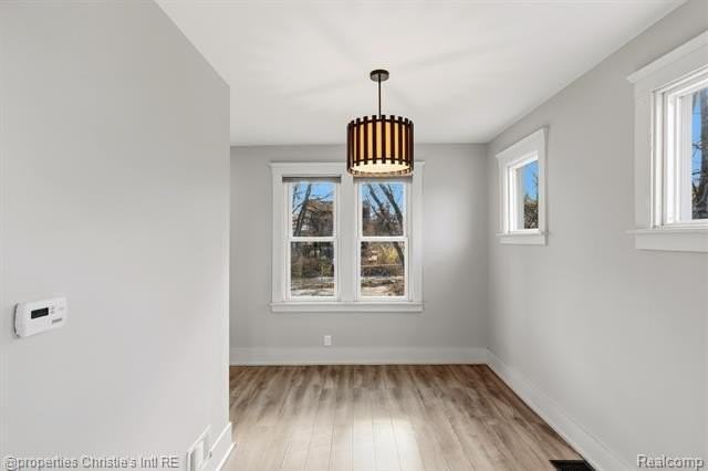 1953 Brighton St - Photo 7 of 23