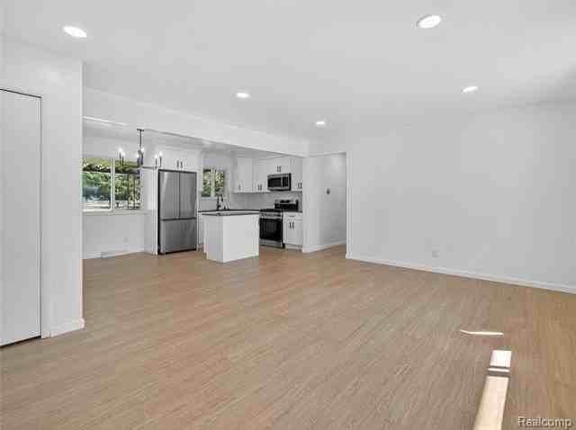 2070 Walton Boulevard - Photo 5 of 34