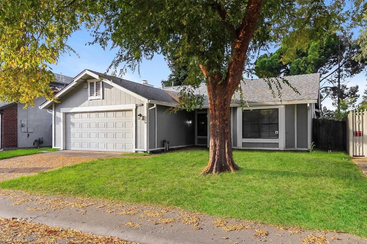 8156 Lakespring Way - Photo 3 of 15