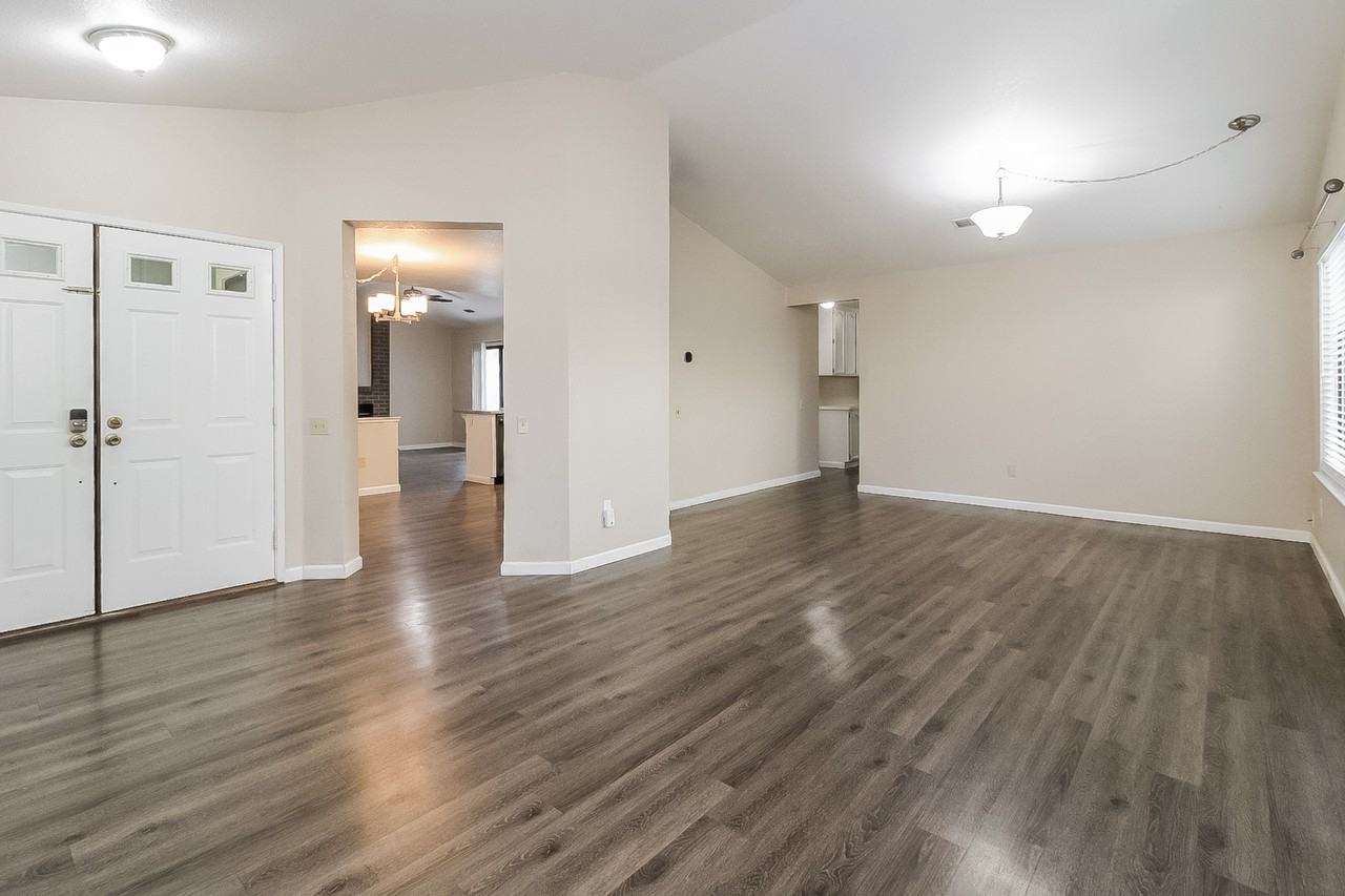 8156 Lakespring Way - Photo 5 of 15