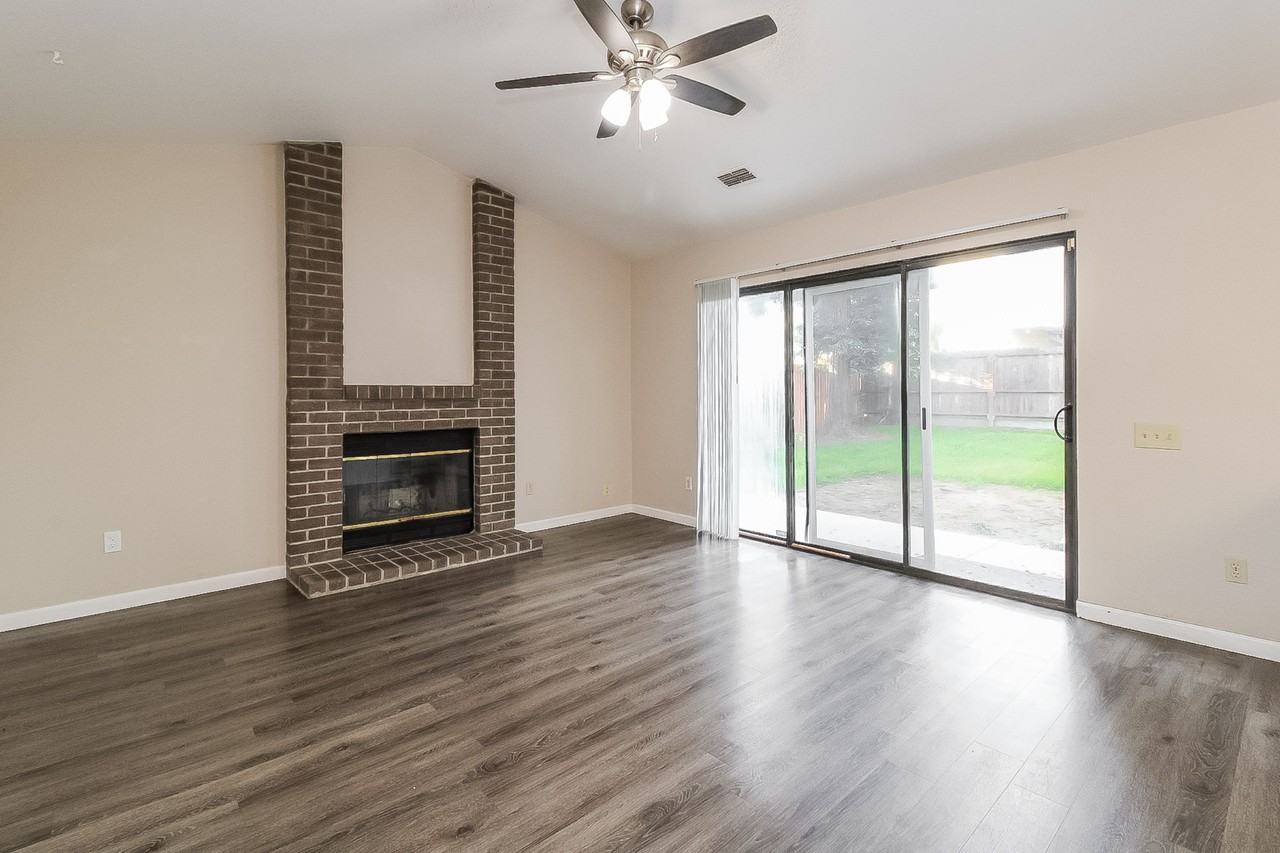 8156 Lakespring Way - Photo 6 of 15