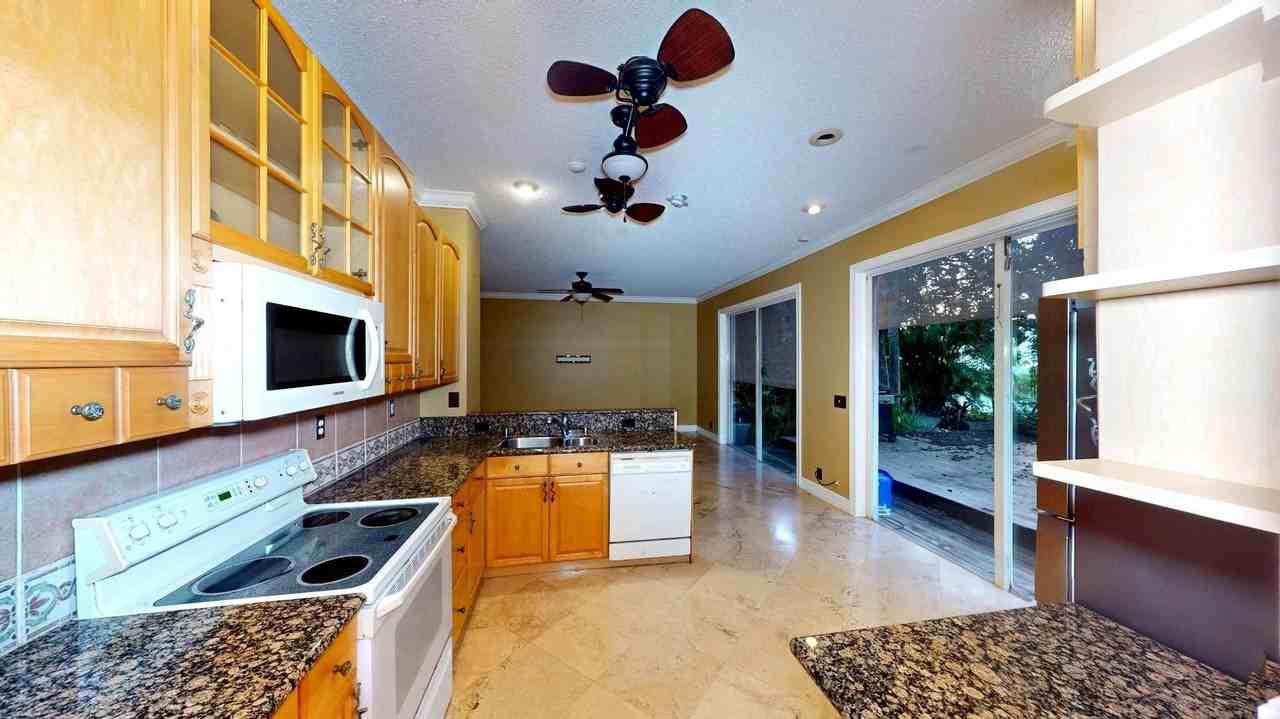 1801 Nw 49th Ave - Photo 4 of 23