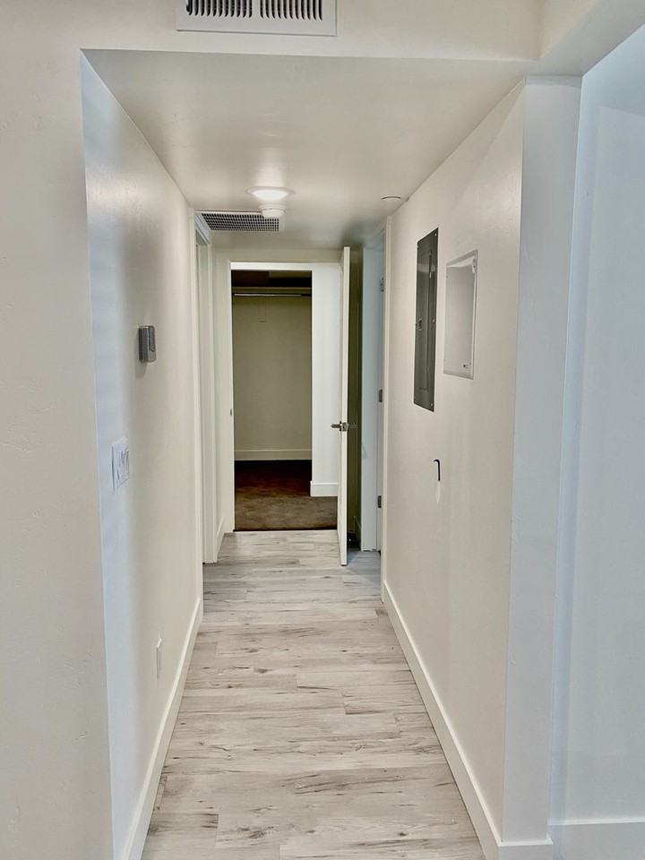 122 Falls Ave West - Photo 5 of 19