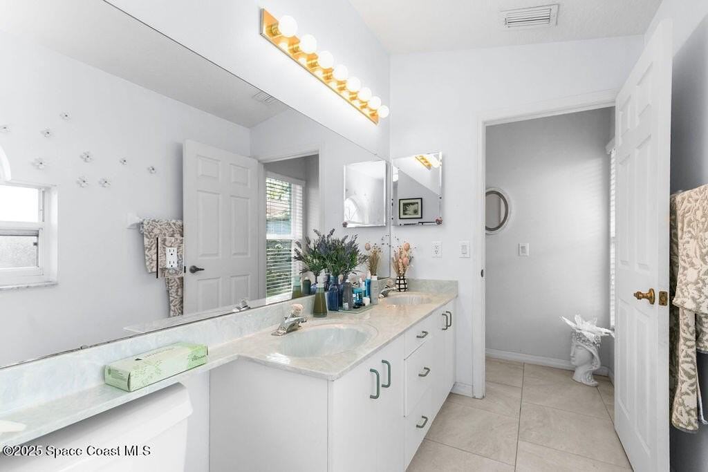 4243 Pondapple Dr - Photo 3 of 27