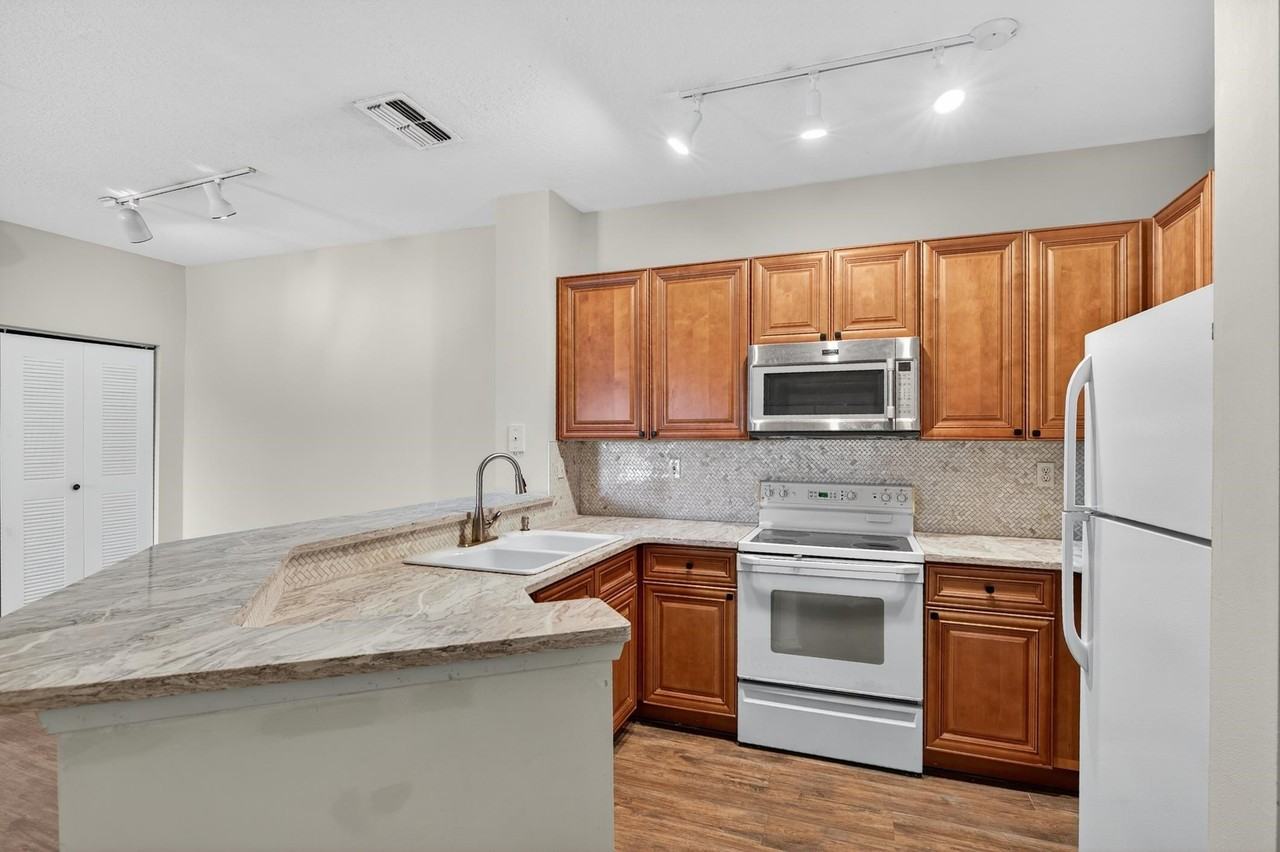 625 Fairway Drive #302 - Photo 7 of 29