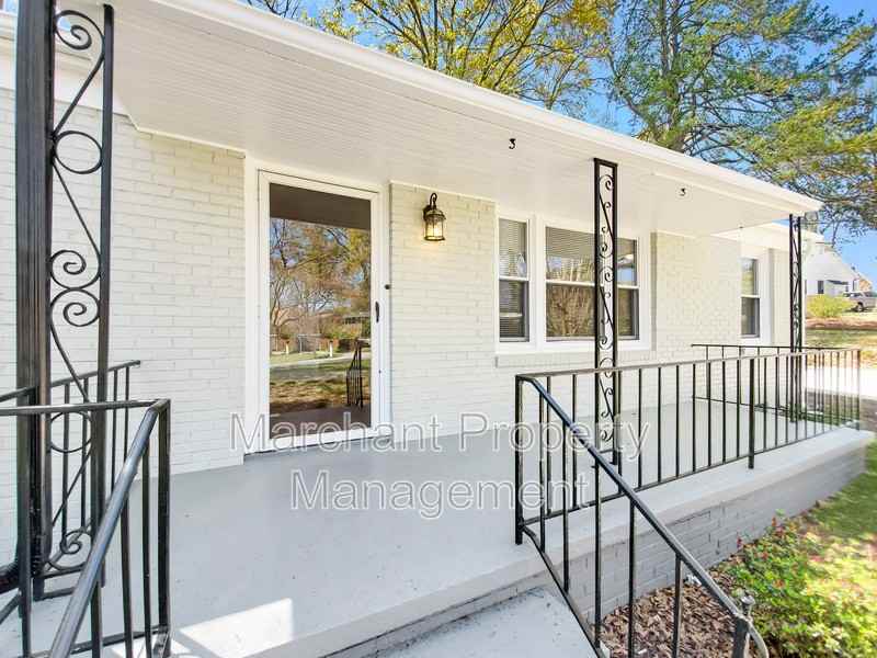 8 E Circle Ave - Photo 4 of 24