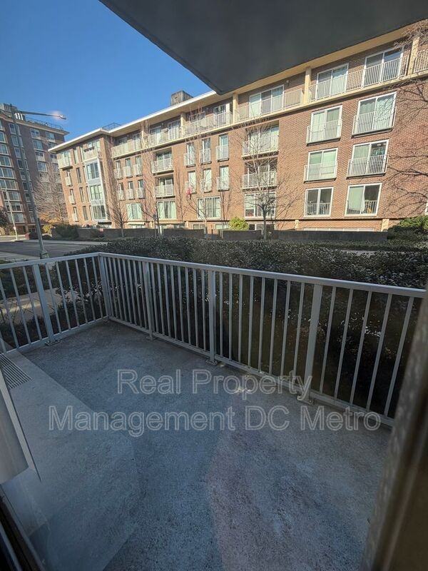 400 O St Sw - Photo 2 of 23