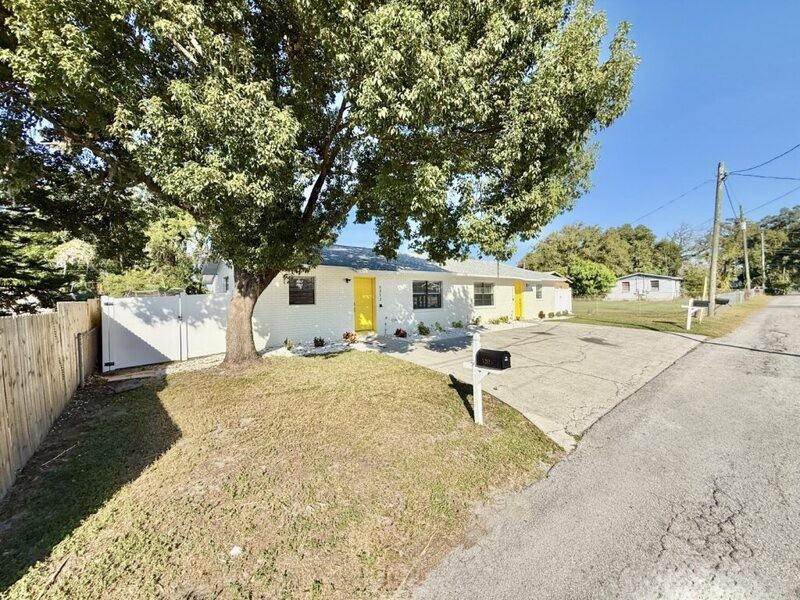 5212 Peach Ave - Photo 4 of 44