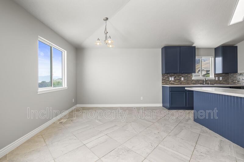 4016 S Sunrise Dr - Photo 4 of 21