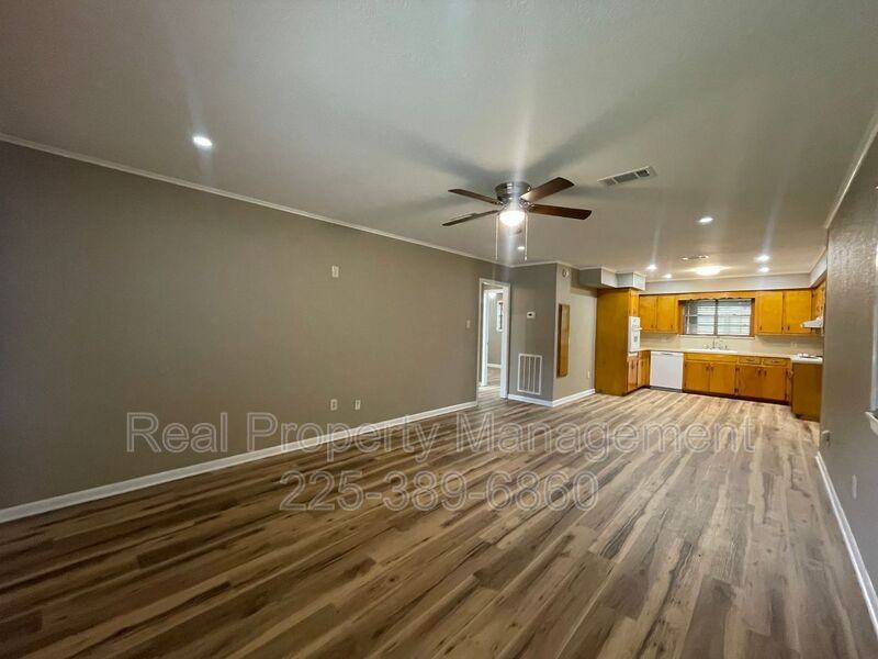 4225 W Central Ave - Photo 4 of 30