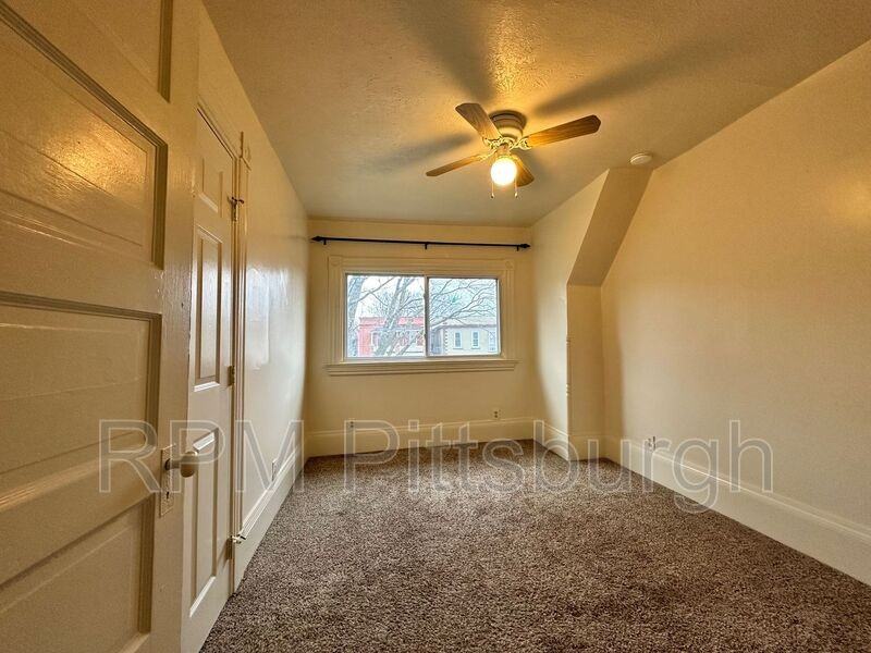 504 Coal St #5 - Photo 5 of 15