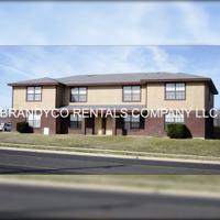 featured image of 901 Clairidge Avenue