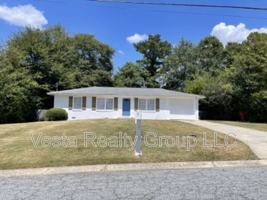 featured image of 1595 Winston Drive