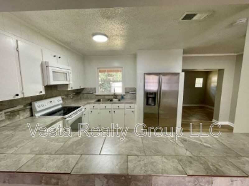 1595 Winston Drive - Photo 5 of 23