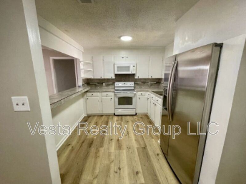 1595 Winston Drive - Photo 6 of 23