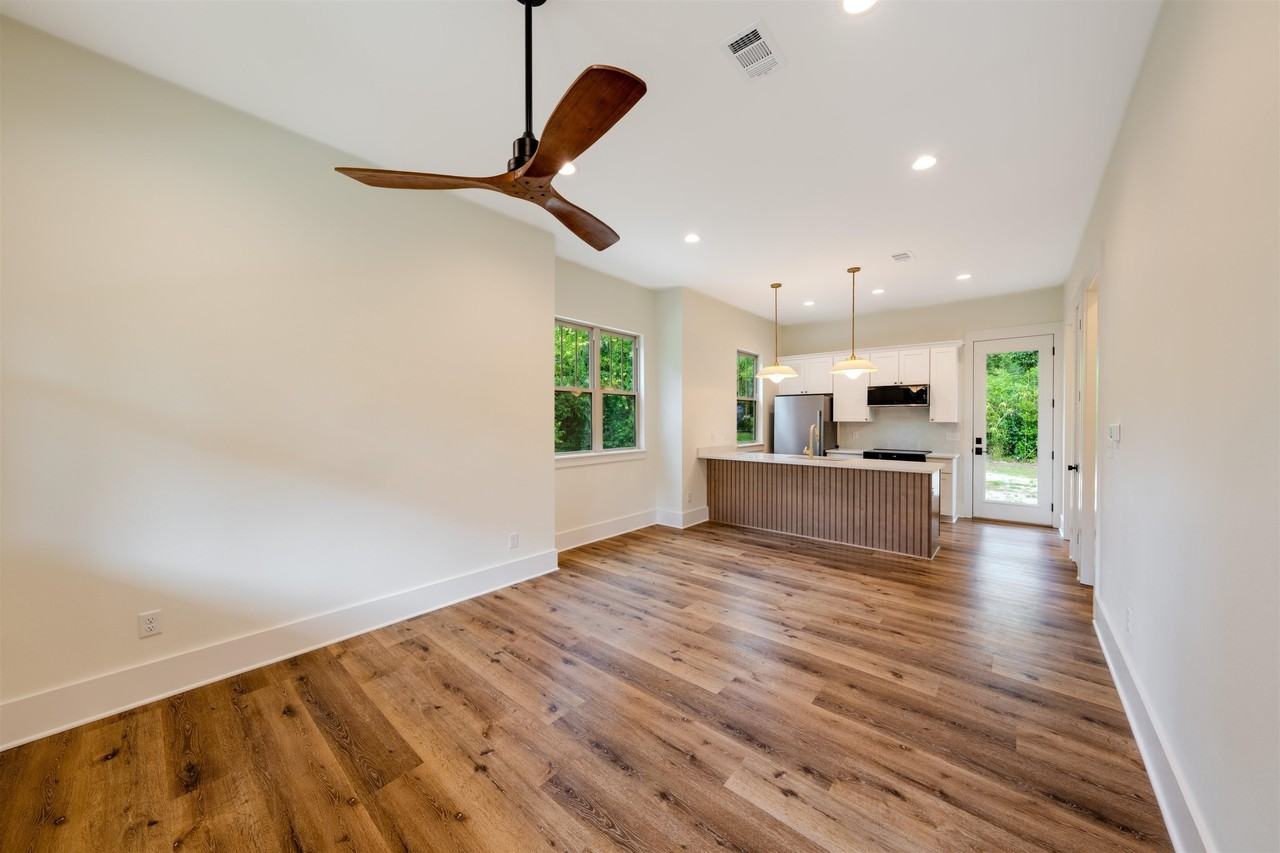 637 East Seaboard Street #2 - Photo 3 of 30