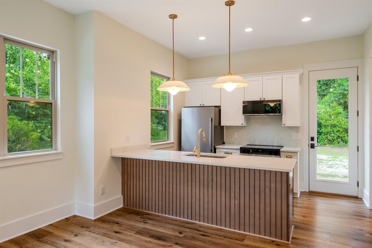 637 East Seaboard Street #2 - Photo 4 of 30