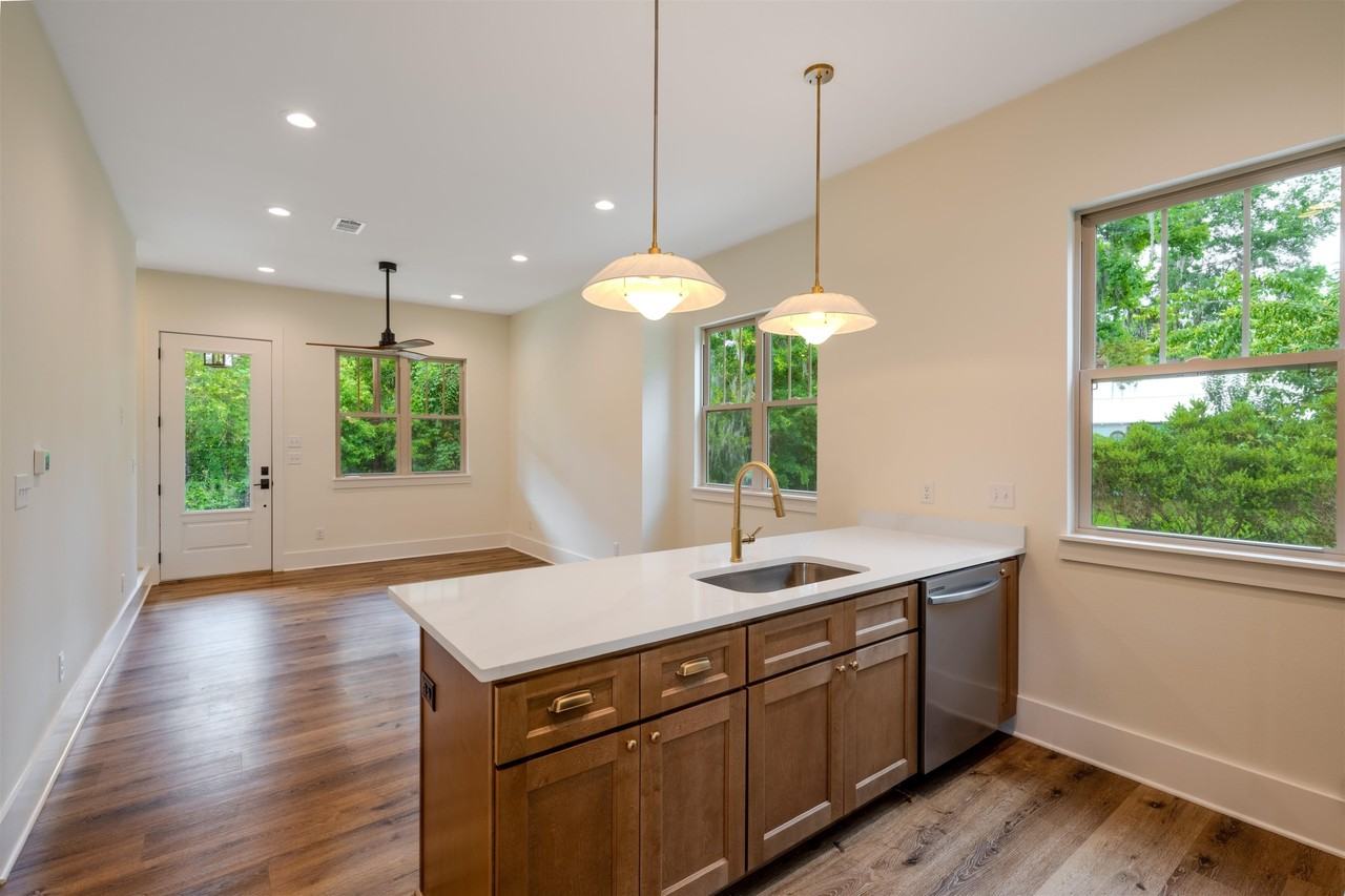 637 East Seaboard Street #2 - Photo 5 of 30