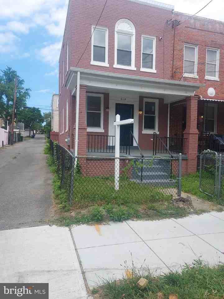 619 Sheridan Street Northwest - Photo 2 of 24