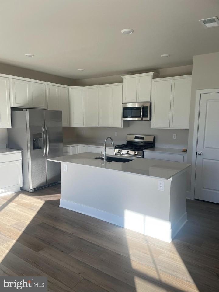 24765 Glendale Lane - Photo 3 of 11