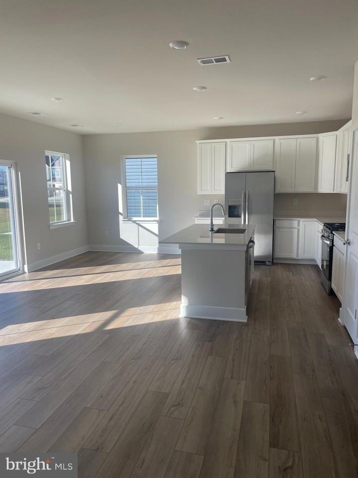 24765 Glendale Lane - Photo 4 of 11