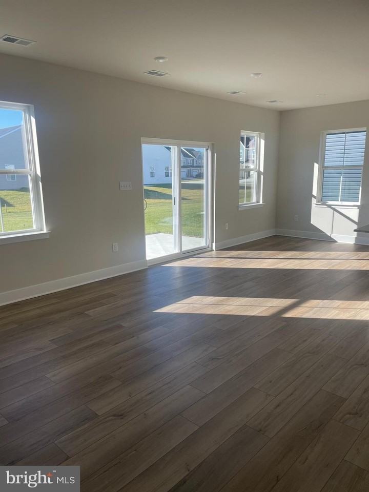 24765 Glendale Lane - Photo 5 of 11