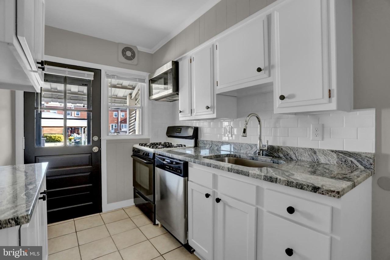 2857 Plainfield Rd - Photo 4 of 38