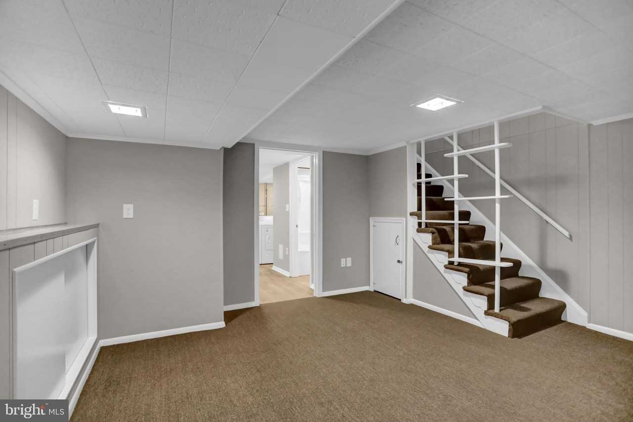 2857 Plainfield Rd - Photo 6 of 38