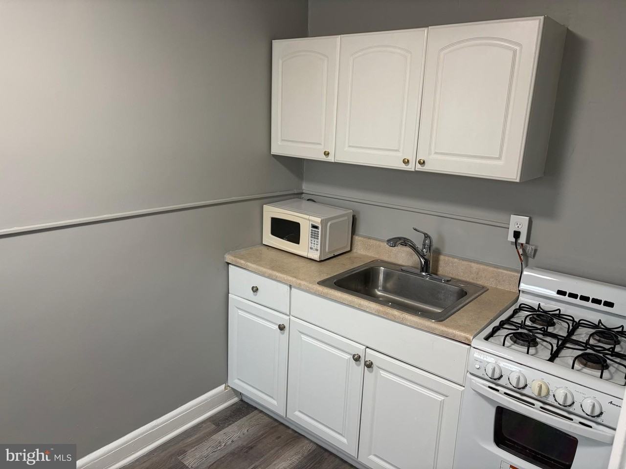 7243 Holabird Avenue - Photo 5 of 11