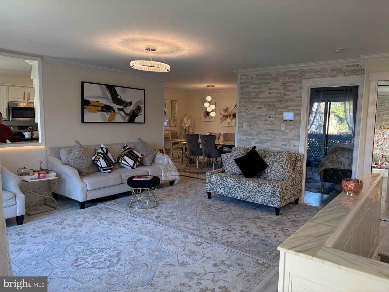 44 Ashley Ct - Photo 2 of 22