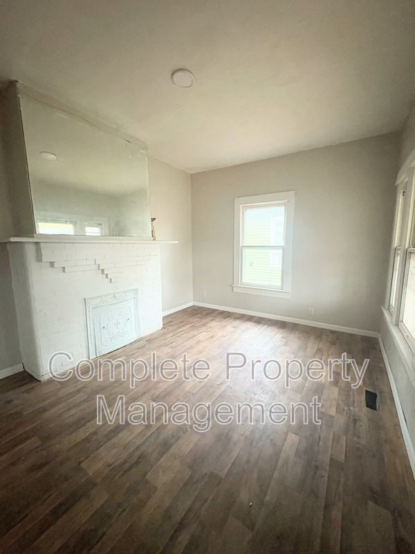 608 Fulton Ave Sw - Photo 2 of 6