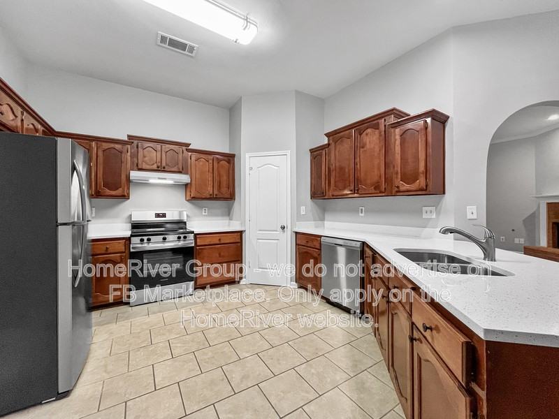 5028 Wolfchase Farms Pkwy - Photo 5 of 24