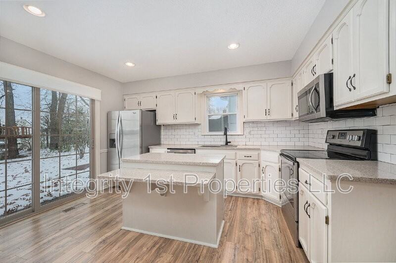 6410 Nw Hilldale Dr - Photo 5 of 16